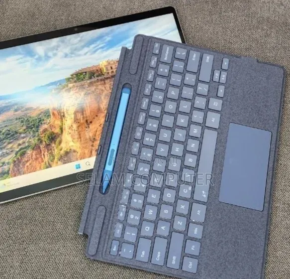 New Laptop Microsoft Surface 16GB Intel Core i7 SSD 512GB
