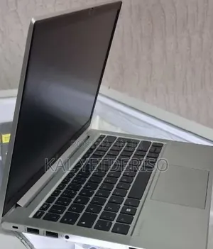New Laptop HP EliteBook 830 G8 16GB AMD Ryzen 5 SSD 512GB