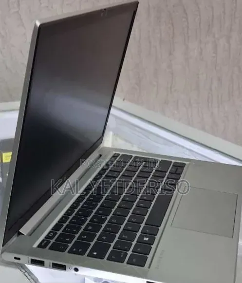 New Laptop HP EliteBook 830 G8 16GB AMD Ryzen 5 SSD 512GB