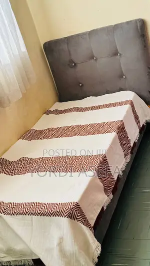 አልጋ 1 ሜትር ከአስር