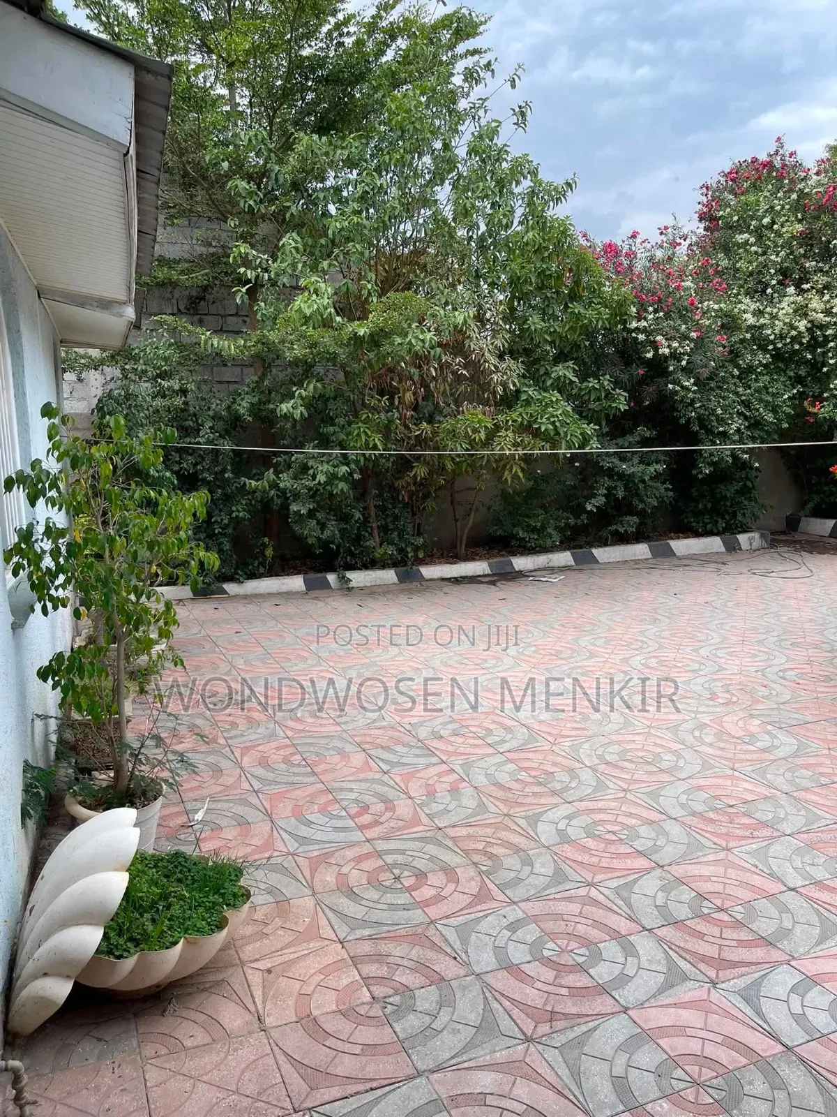Furnished 6bdrm House in House To Sell 380Sqm, East Shewa for sale