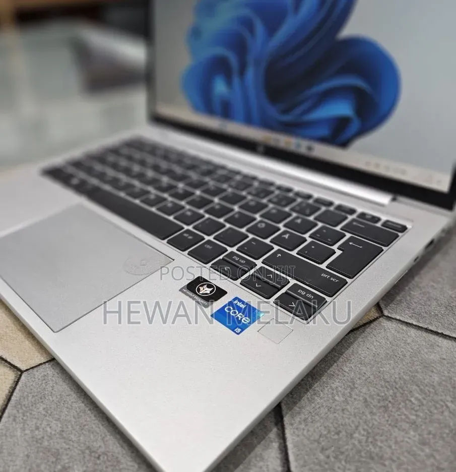 New Laptop HP EliteBook 830 G9 16GB Intel Core i5 SSD 512GB