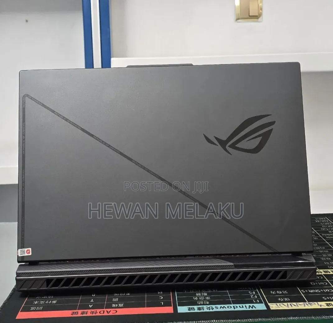 New Laptop Asus ROG Strix G16 G614 16GB Intel Core i7 SSD 1T