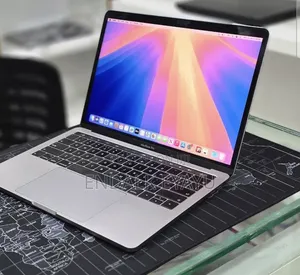 New Laptop Apple MacBook Pro 2019 16GB Intel Core i7 SSD 256GB