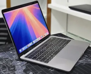 New Laptop Apple MacBook Pro 2019 16GB Intel Core i7 SSD 256GB