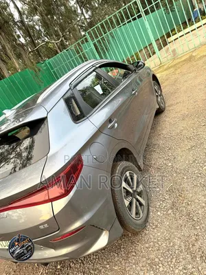 BYD E2 43 kWh 94 hp FWD 2025 Silver