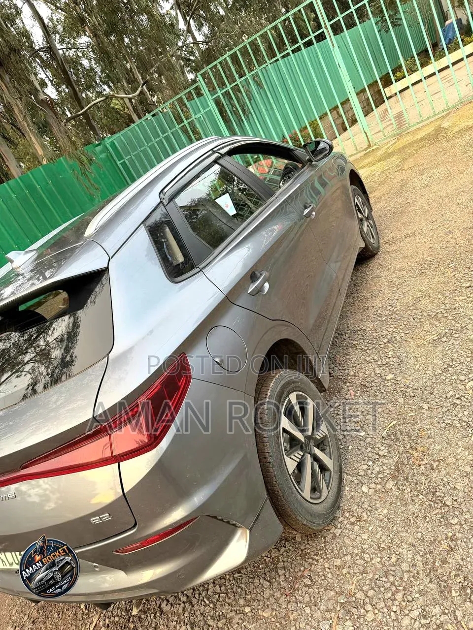 BYD E2 43 kWh 94 hp FWD 2025 Silver