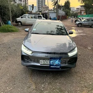 BYD E2 43 kWh 94 hp FWD 2025 Silver
