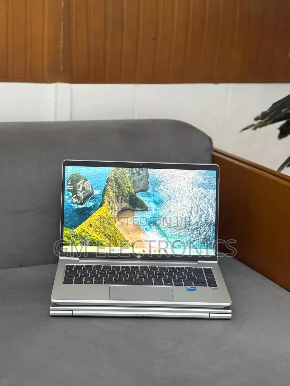 New Laptop HP ProBook 440 G10 8GB Intel Core i3 SSD 256GB