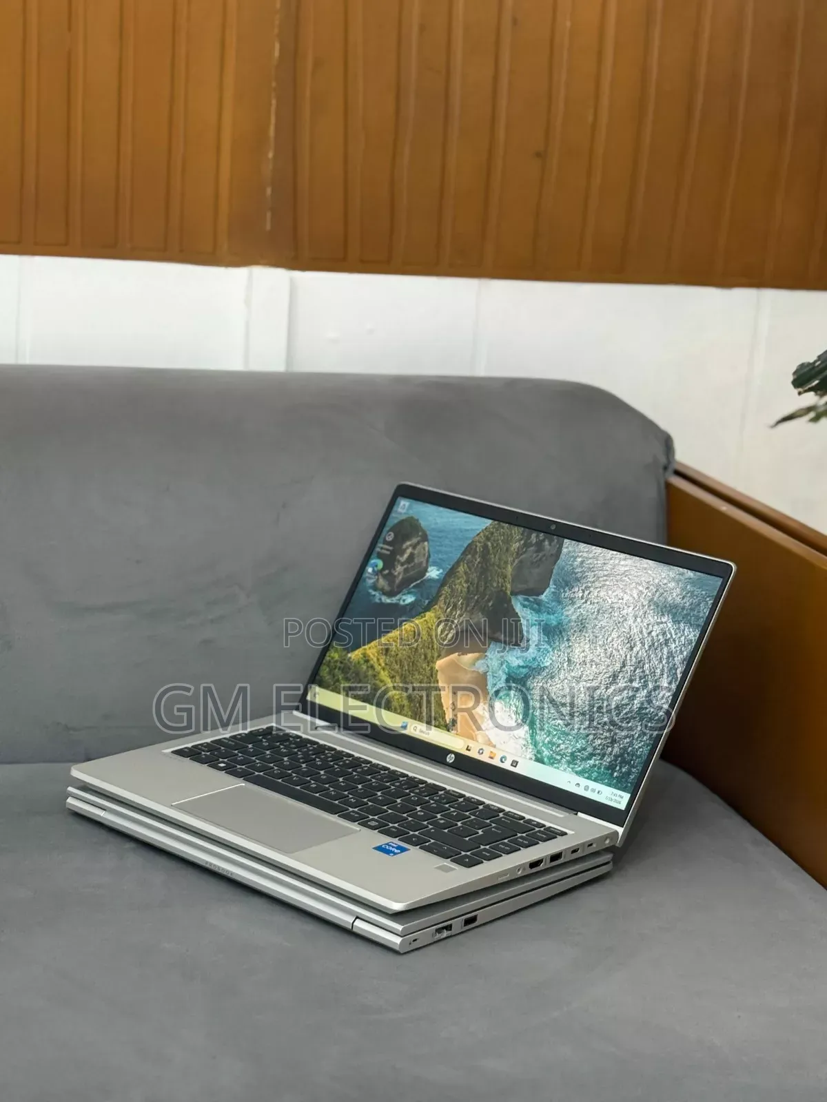 New Laptop HP ProBook 440 G10 8GB Intel Core i3 SSD 256GB