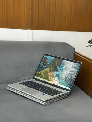 New Laptop HP ProBook 440 G10 8GB Intel Core i3 SSD 256GB