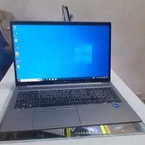 New Laptop HP ZBook Firefly G8 16GB Intel Core i7 SSD 512GB