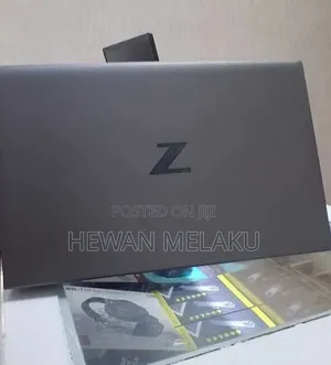 New Laptop HP ZBook Firefly G8 16GB Intel Core i7 SSD 512GB