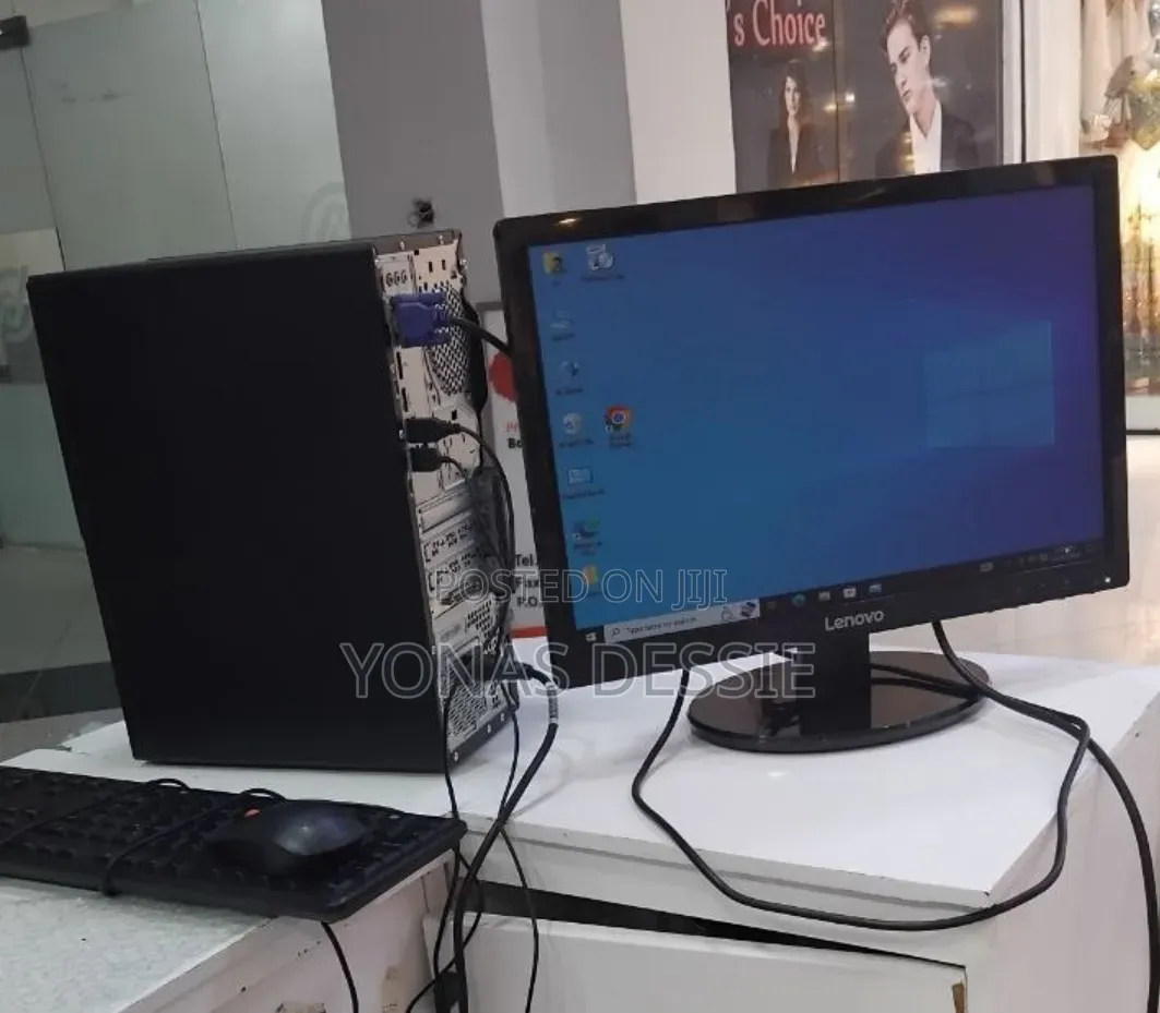 Desktop Computer Lenovo 4GB Intel Core i3 HDD 500GB
