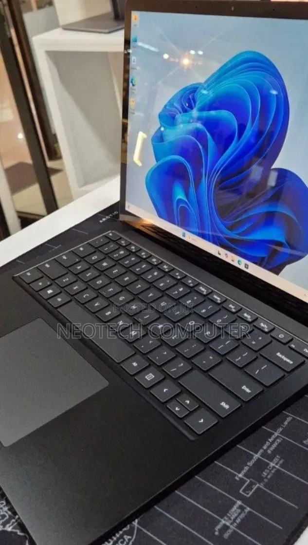New Laptop Microsoft Surface Laptop 3 16GB Intel Core i7 SSD 512GB