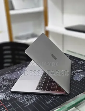 New Laptop Apple MacBook Pro 2019 16GB Intel Core i7 SSD 256GB