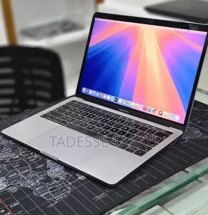 New Laptop Apple MacBook Pro 2019 16GB Intel Core i7 SSD 256GB