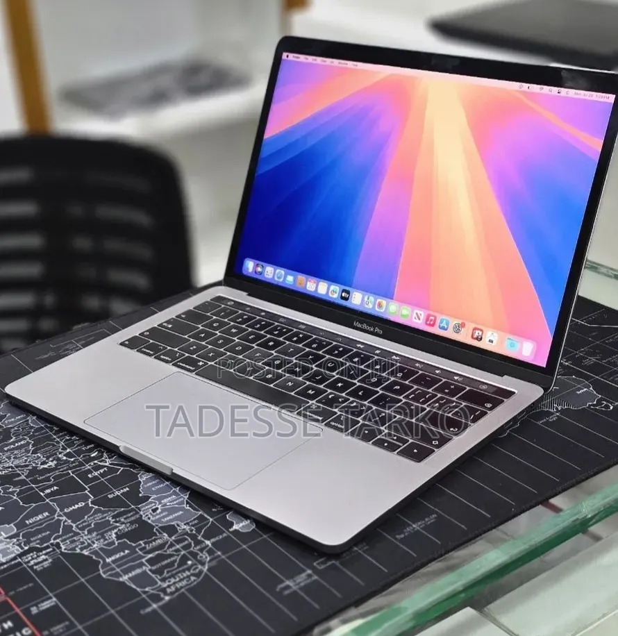 New Laptop Apple MacBook Pro 2019 16GB Intel Core i7 SSD 256GB
