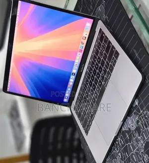New Laptop Apple MacBook Pro 2019 16GB Intel Core i7 SSD 256GB
