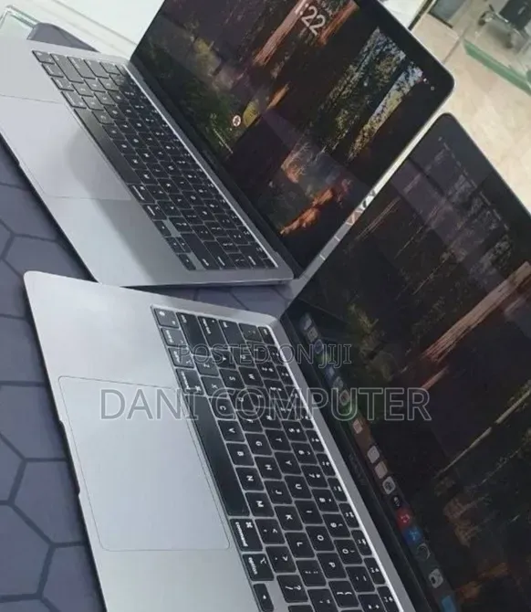 New Laptop Apple MacBook Pro 2020 M1 8GB Apple M1 SSD 256GB