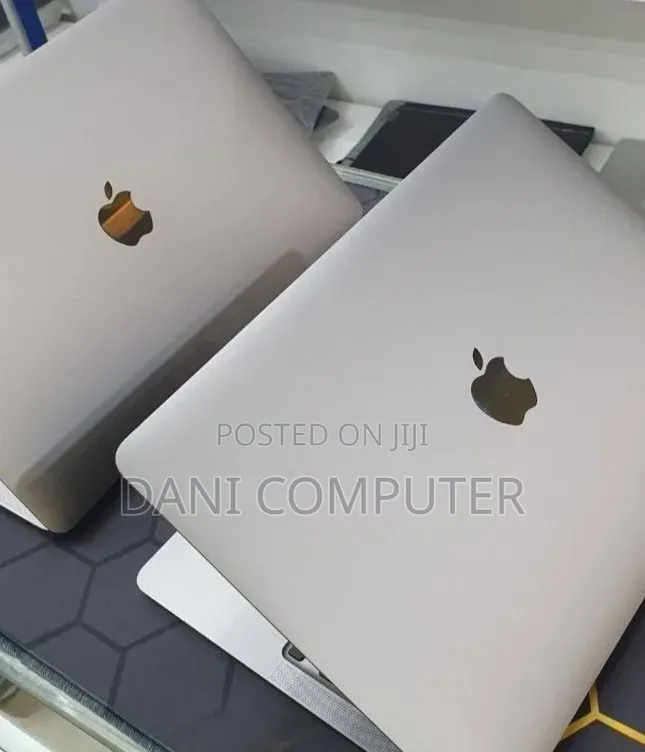 New Laptop Apple MacBook Pro 2020 M1 8GB Apple M1 SSD 256GB