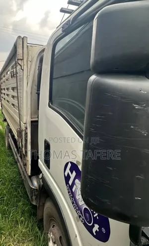 Isuzu ELF Truck 2021 White