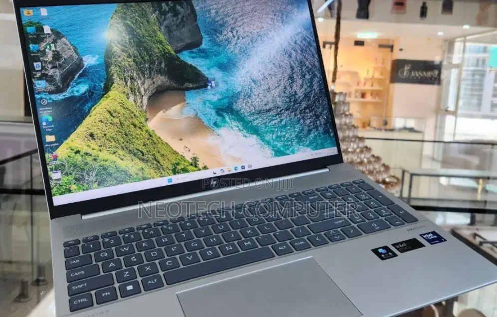 New Laptop HP Pavilion 15 16GB Intel Core Ultra 7 SSD 1T