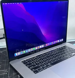 New Laptop Apple MacBook Pro 2019 32GB Intel Core i9 SSD 512GB