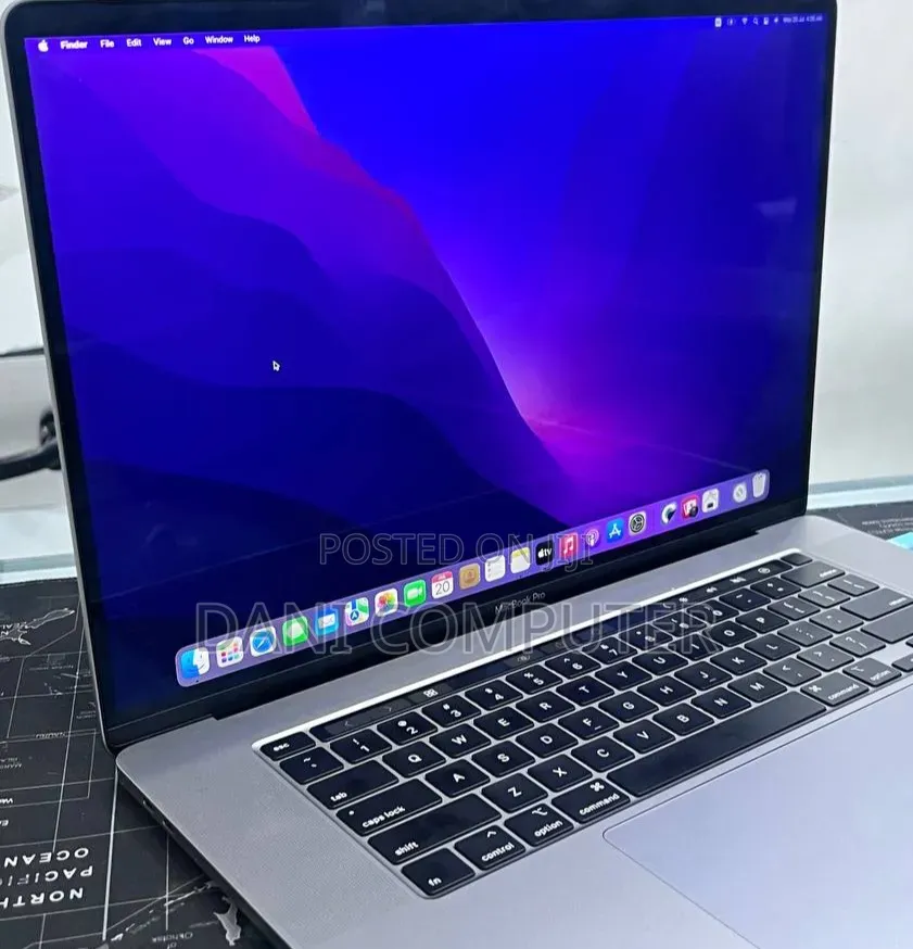 New Laptop Apple MacBook Pro 2019 32GB Intel Core i9 SSD 512GB