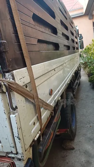 Isuzu Truck