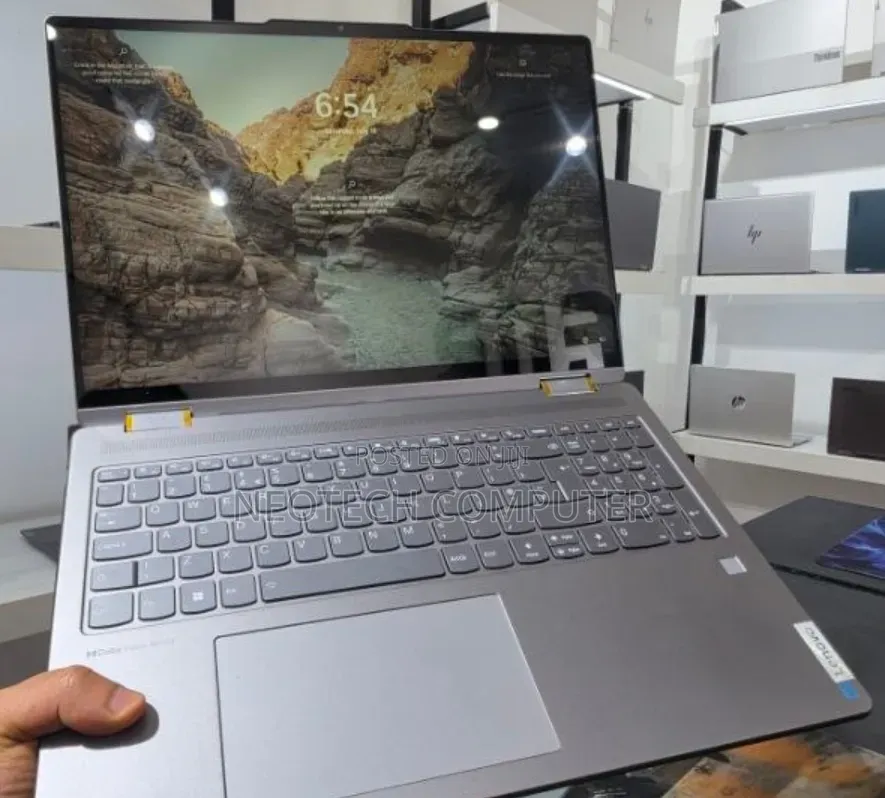 New Laptop Lenovo 16GB AMD Ryzen 7 SSD 512GB
