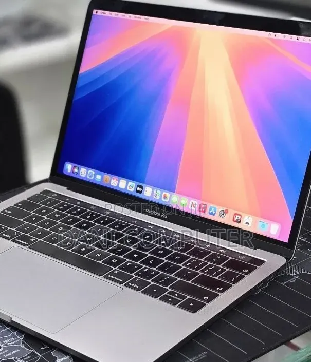 New Laptop Apple MacBook Pro 2019 16GB Intel Core i7 SSD 256GB