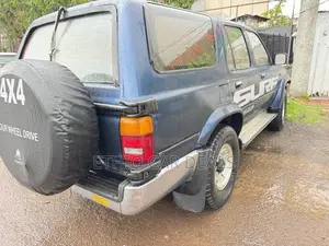 Toyota Hilux Surf 1992 Blue