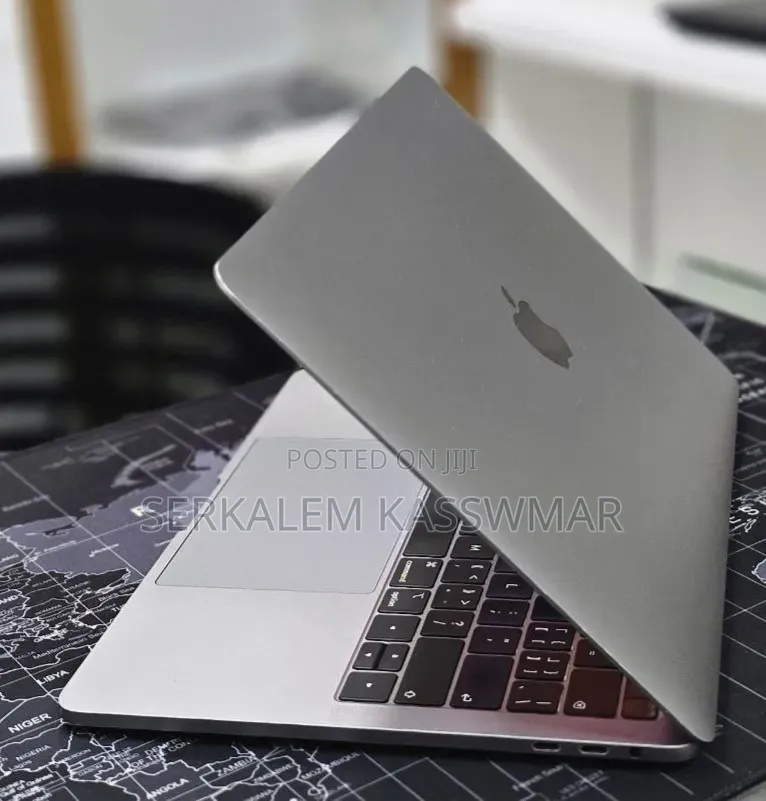 New Laptop Apple MacBook Pro 2019 16GB Intel Core i7 SSD 256GB