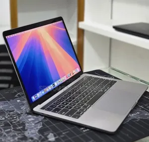 New Laptop Apple MacBook Pro 2019 16GB Intel Core i7 SSD 256GB