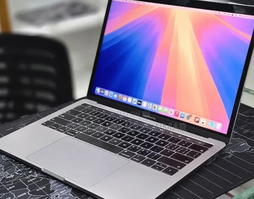 New Laptop Apple MacBook Pro 2019 16GB Intel Core i7 SSD 256GB