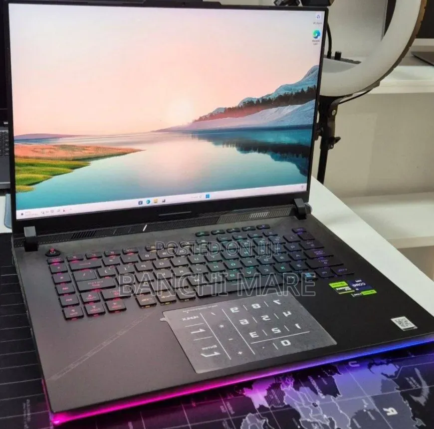 New Laptop Asus ROG Strix G18 32GB Intel Core i9 SSD 2T