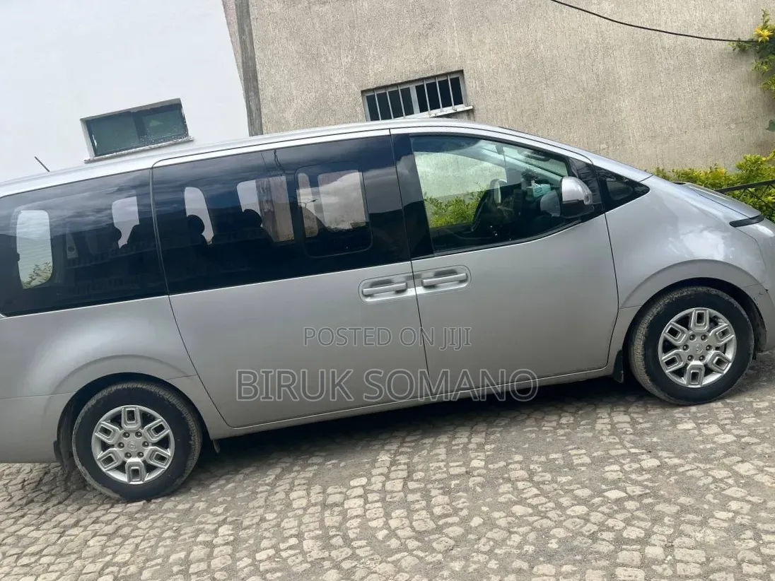 Hyundai Staria 2022