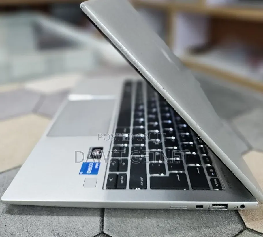 New Laptop HP EliteBook 840 G9 16GB Intel Core i5 SSD 512GB