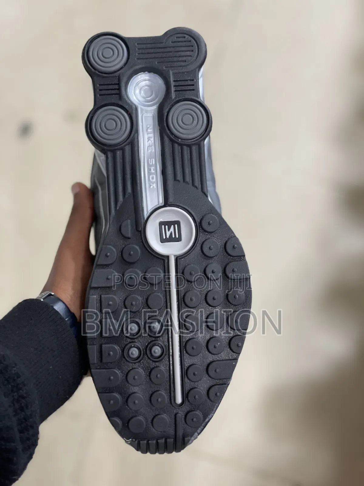 Nike Shox R4