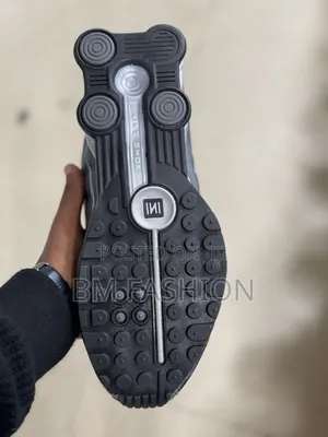 Nike Shox R4