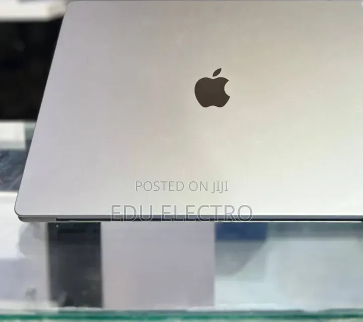 New Laptop Apple MacBook Pro 2021 M1 16GB Apple M1 Pro SSD 512GB
