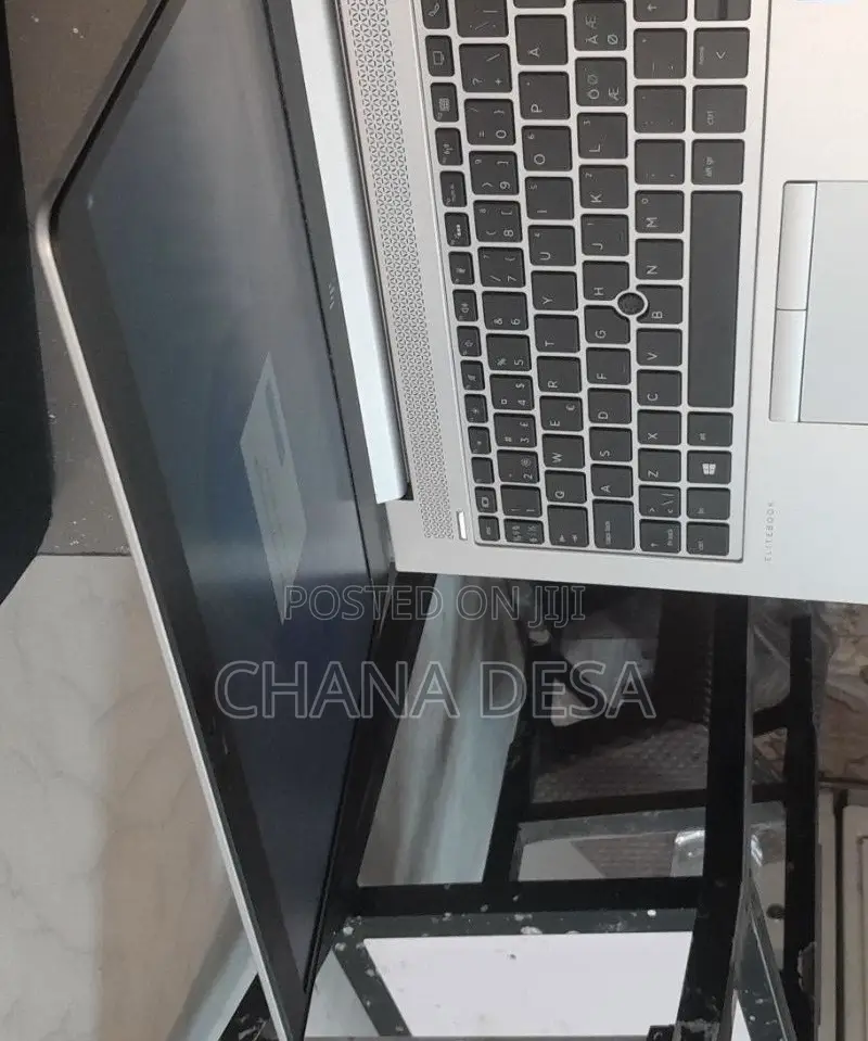 New Laptop HP EliteBook 830 G5 8GB Intel Core i5 SSD 256GB