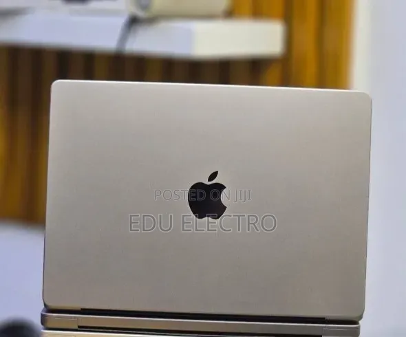 New Laptop Apple MacBook Pro 2021 M1 16GB Apple M1 Pro SSD 512GB
