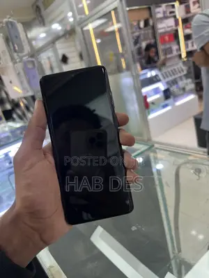 New Samsung Galaxy S20 128 GB Black