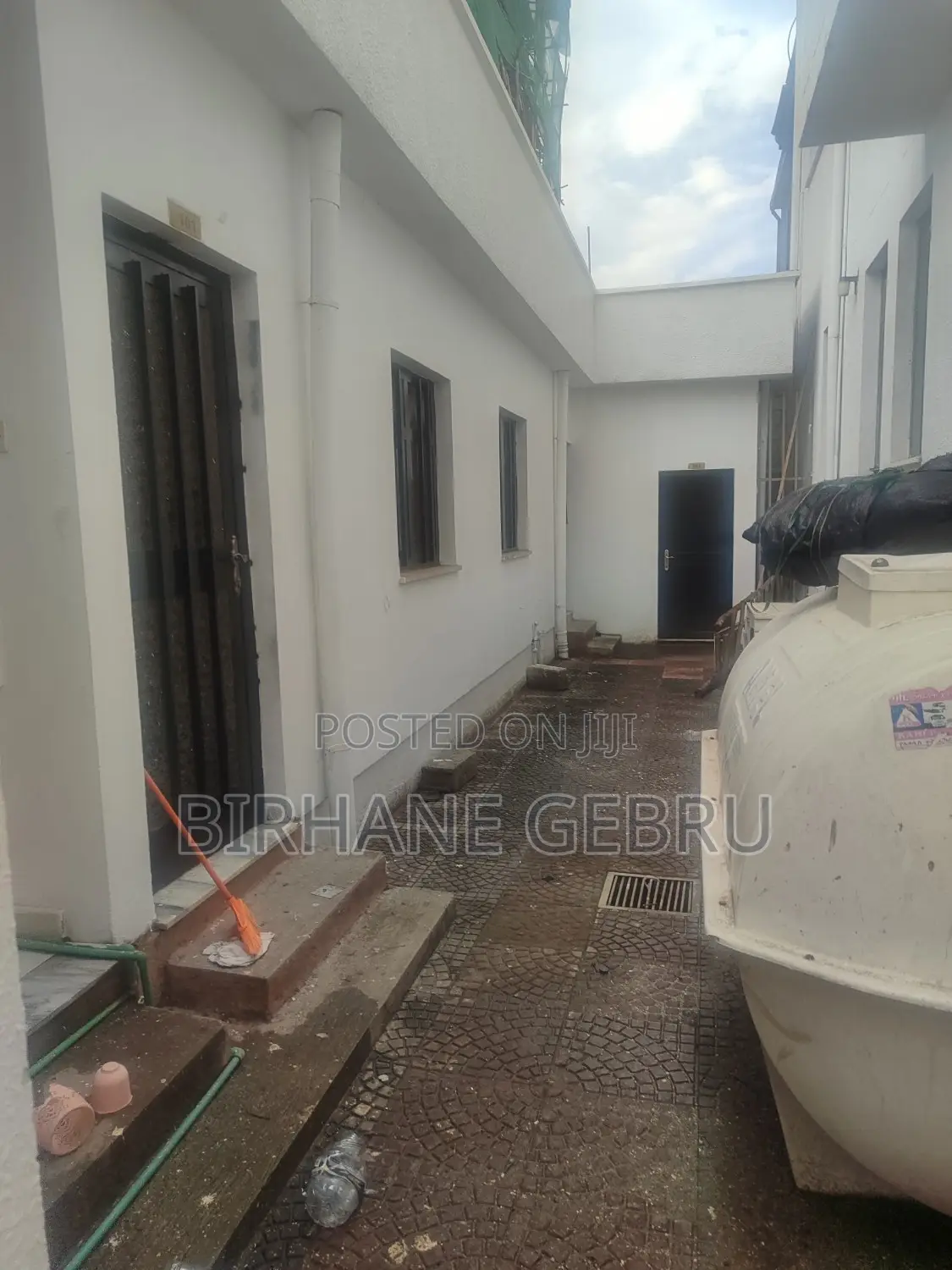 G+3 House Rent for Resturant Lounge Berger and Other