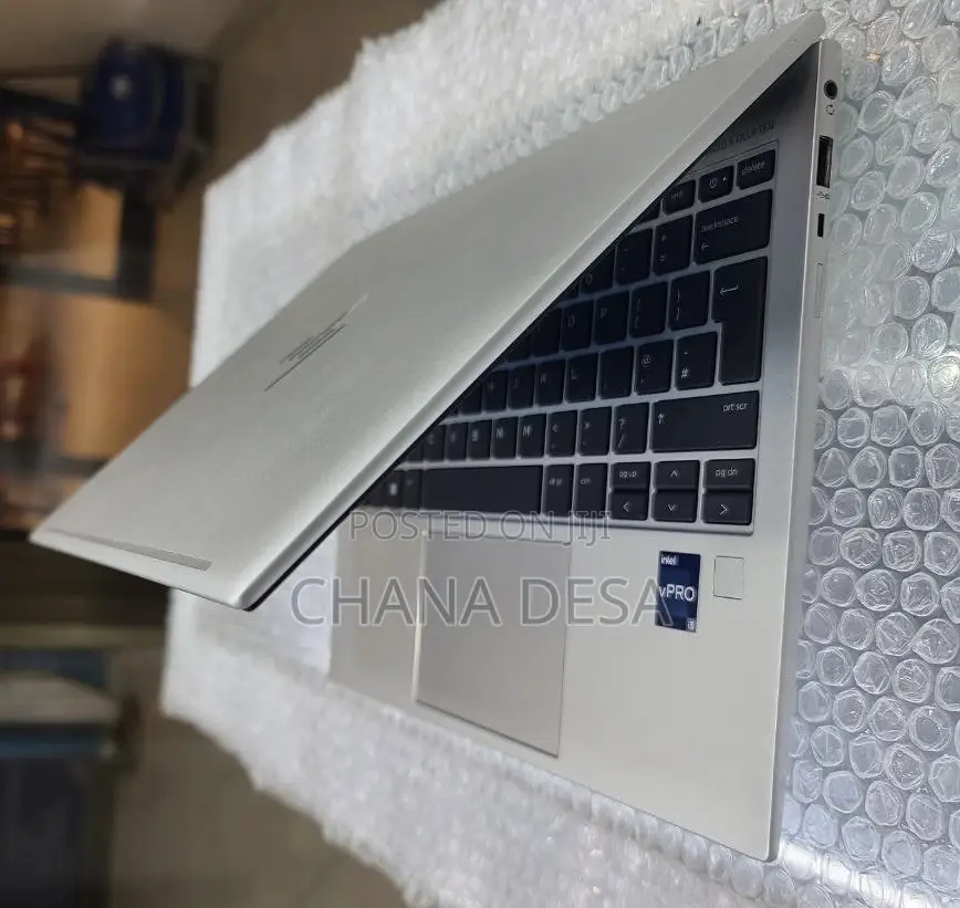 New Laptop HP EliteBook 830 G9 16GB Intel Core i5 SSD 512GB