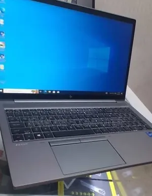 New Laptop HP ZBook Firefly G8 16GB Intel Core i7 SSD 512GB