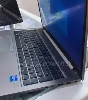 New Laptop HP ZBook Firefly G8 16GB Intel Core i7 SSD 512GB