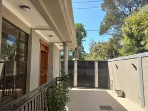 4bdrm Villa in Bole for rent